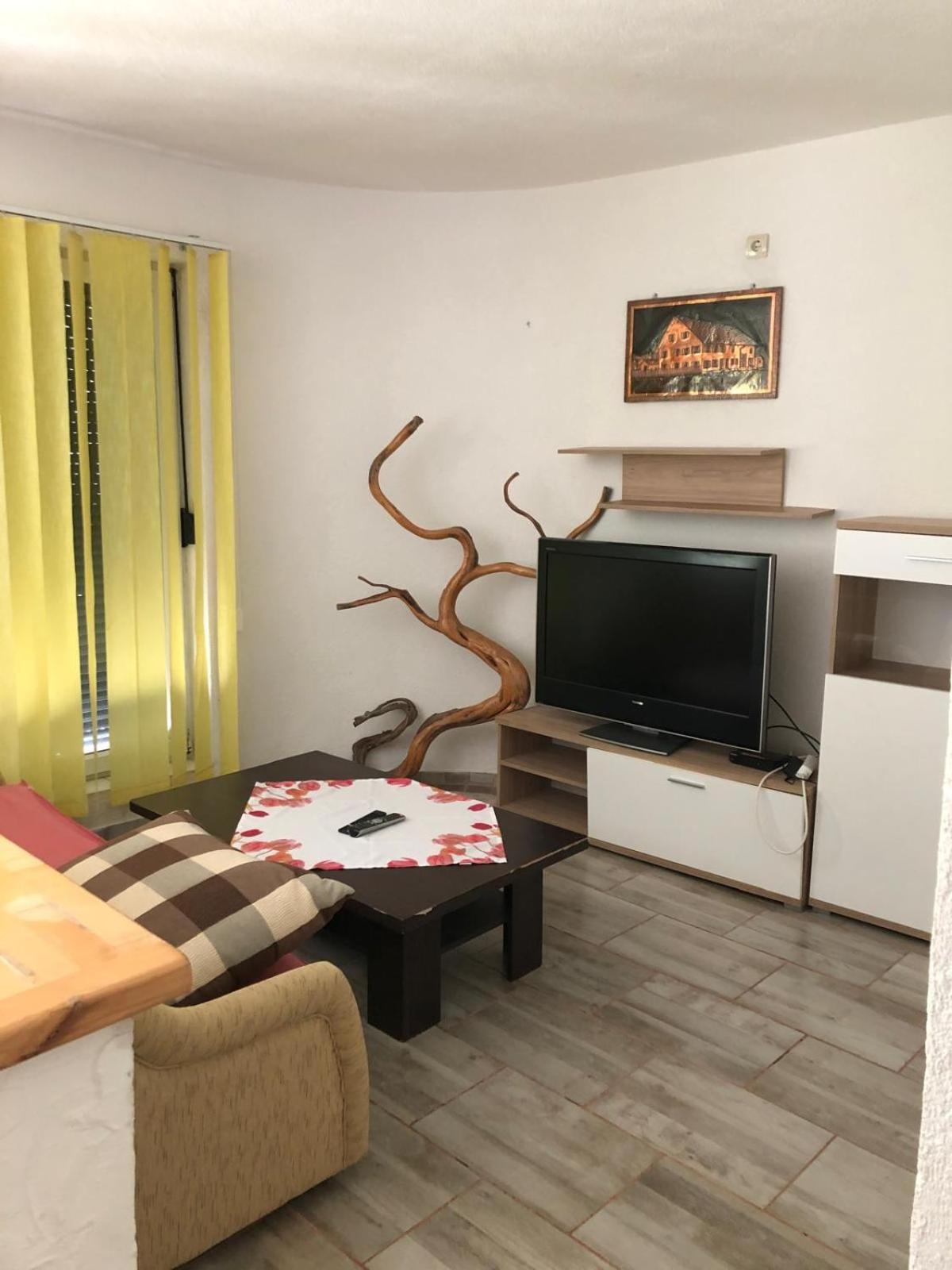 Apartmani Cesarica Karlobag Quarto foto